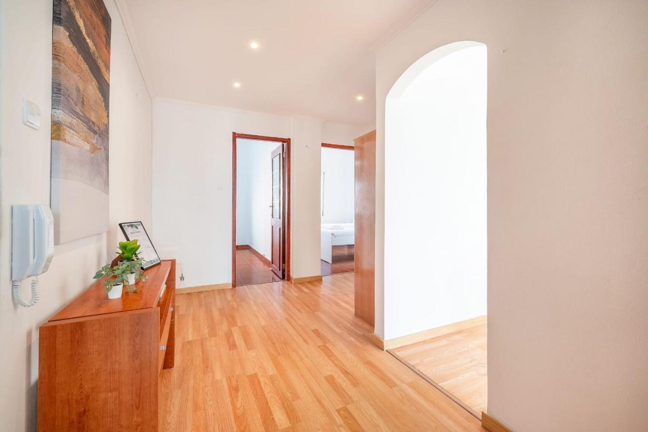 Guestready - Bright Flat Near Rio De Mouro Station Lisbon